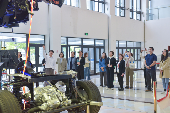 华东理工大学党委副书记、纪委书记龚跃率队来校交流 华东理工大学党委副书记、纪委书记龚跃率队来校交流